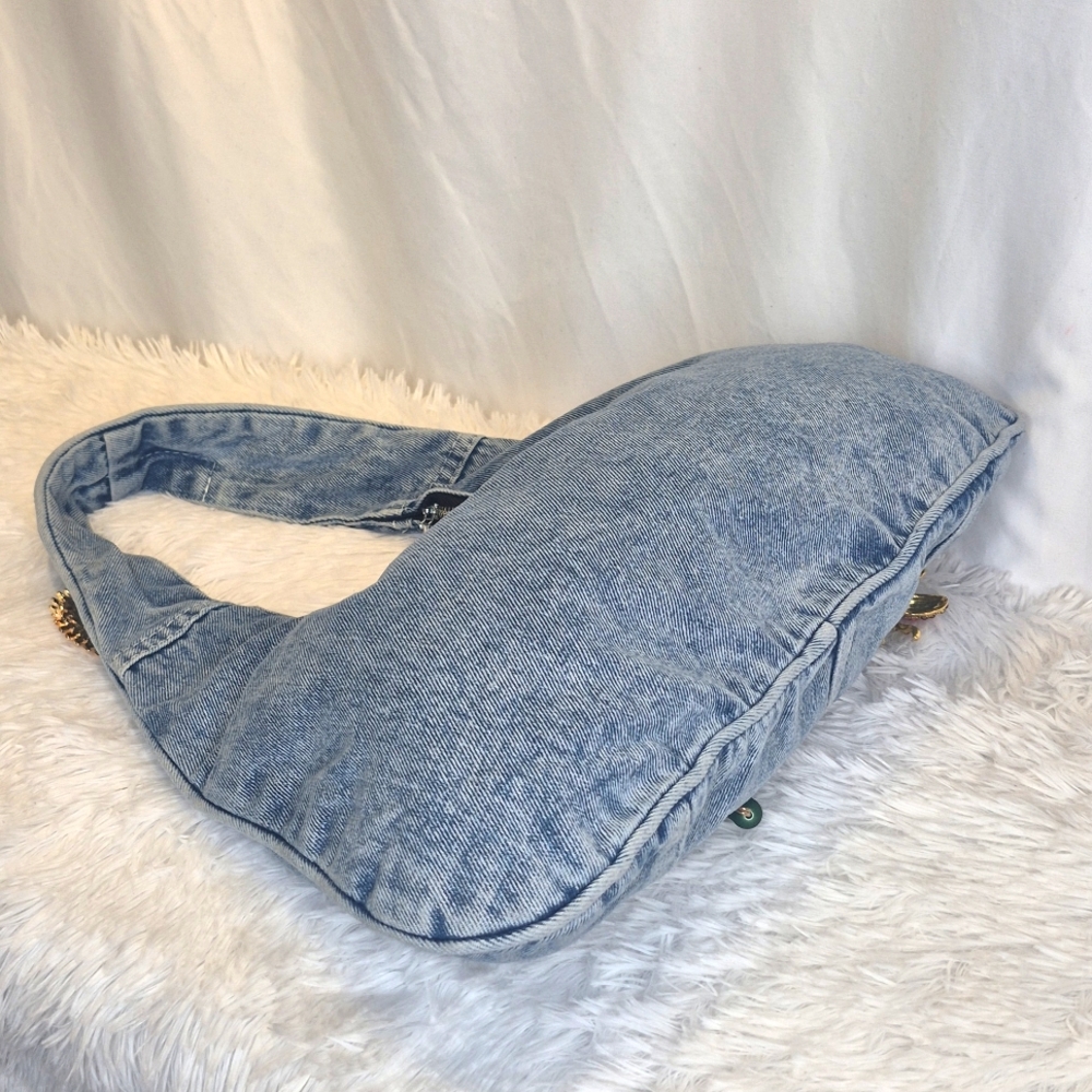 Denim Hobo Bag w/Fashion Brooches - Picture 10 of 17